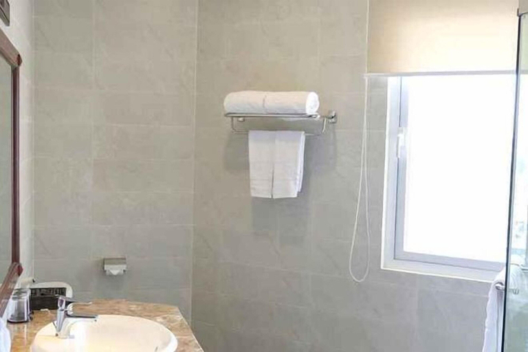 Bathroom 4, Iris Dalat Hotel, Đà Lạt