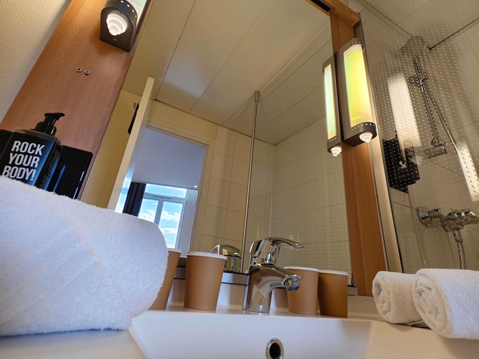 Bedroom 2, ibis Metz Centre Gare, Moselle