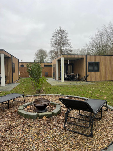 Others 4, Tiny House Cinta- Dichtbij zee & in een groene omgeving, Borsele