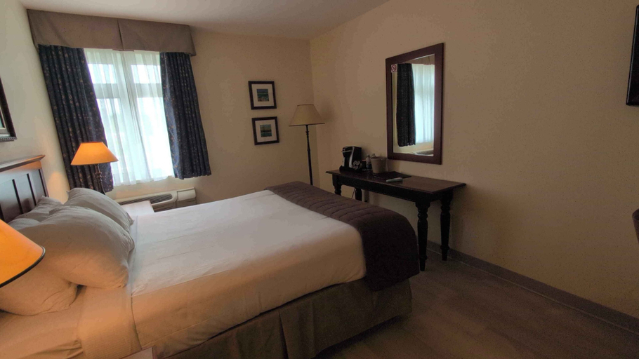Others 3, Hotel St-Bernard, Les Jardins-de-Napierville