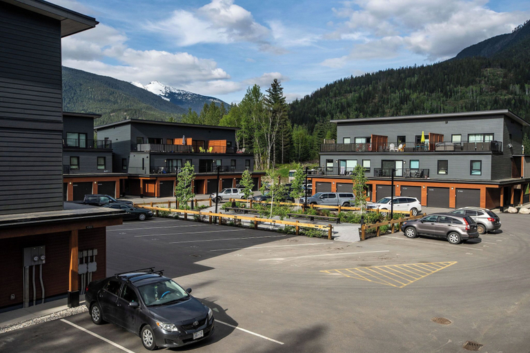 Others 4, L'Austin Rêve by Revelstoke Vacations, Columbia-Shuswap