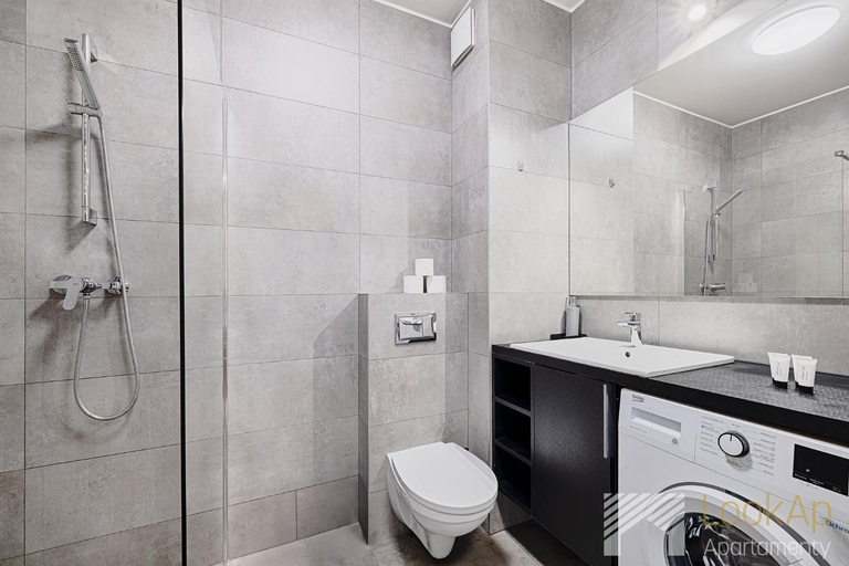Bathroom 3, Central Park by LookAp, Łódź