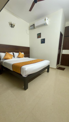 Room 3, LE HAPPY RESIDENCY, Thiruvallur