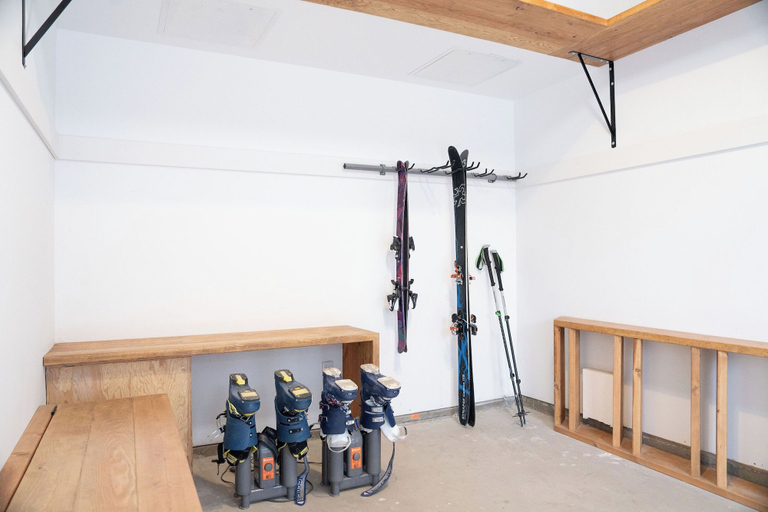 Others 5, L'Austin Rêve by Revelstoke Vacations, Columbia-Shuswap