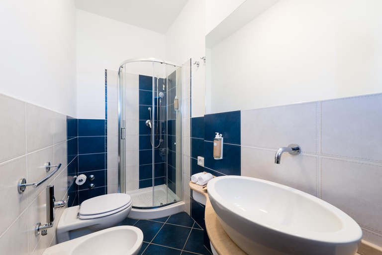 Bathroom 4, Borgo Del Principe, Vibo Valentia