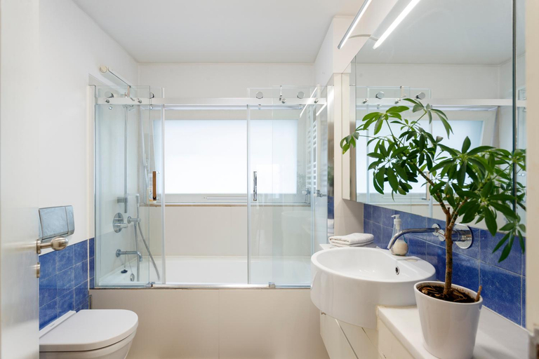 Bathroom 3, Shared Accommodation in Bairro Alto - Chiado, Lisbon