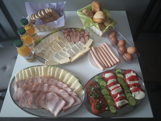 Food & Drinks 5, Hostel Helios, Września