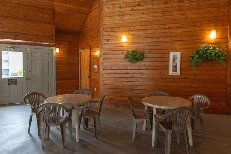 Dining 5, Fern Hollow, Sevier