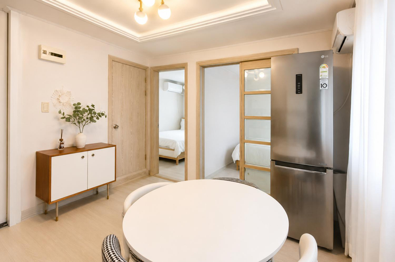 Others 5, 핑크 White Linen House,3br, Mapo