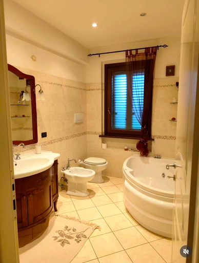 Bathroom 2, Tenuta Ornella, Chieti