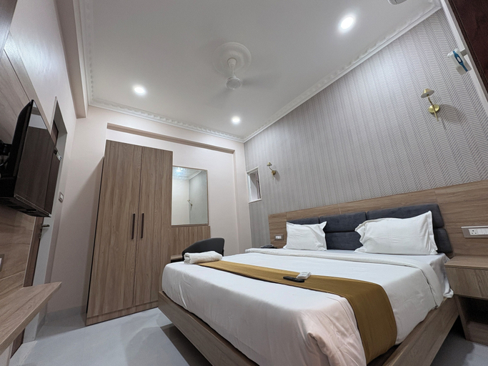 Room 5, The Hotel Phoenix Inn, Indore
