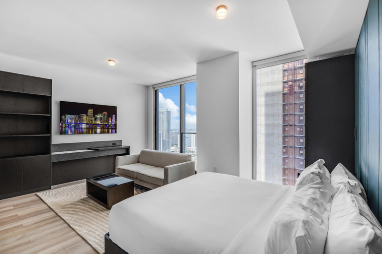 Room 3, The Signature Eleven and Pool, Miami-Dade