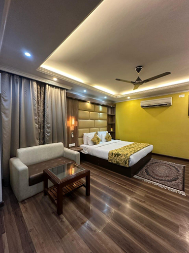 Bedroom 5, HOTEL ROYAL MILAD, Srinagar