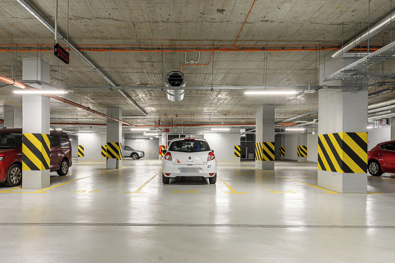Parking 4, Lumina 2BR-3BR Apart with Parking AC, Warsaw