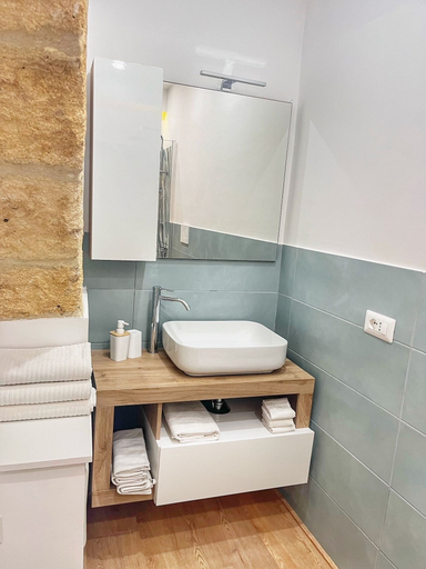 Bathroom 5, Chiostro San Marco, Viterbo