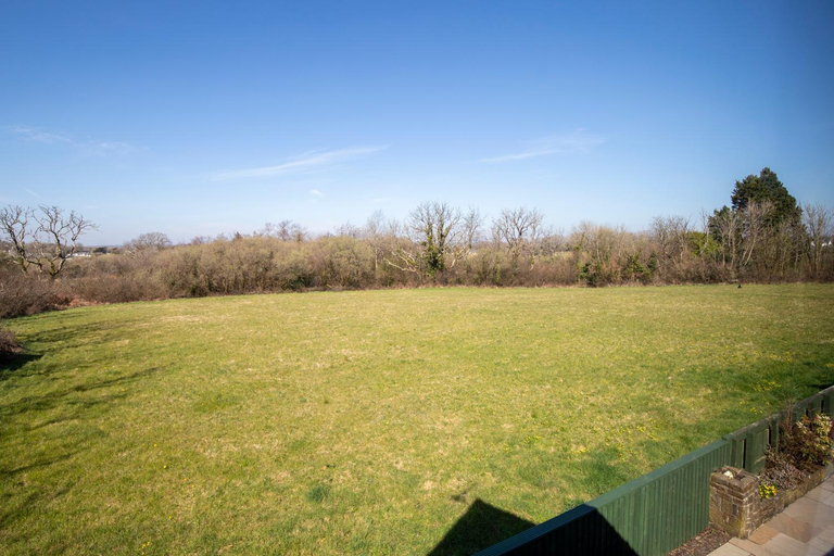Facilities 3, Honeyfield Lodge - Spacious Cottage Rural Views, Pembrokeshire