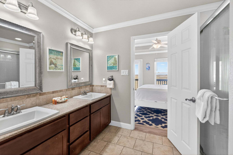 Bathroom 3, Your 4 Bedroom Coastal Escape! Ocean Views and Pet Friendly!, Nueces