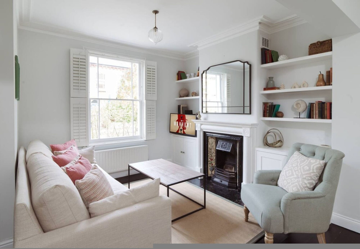 Room 2, Battersea Bright House Sleeps 4, London