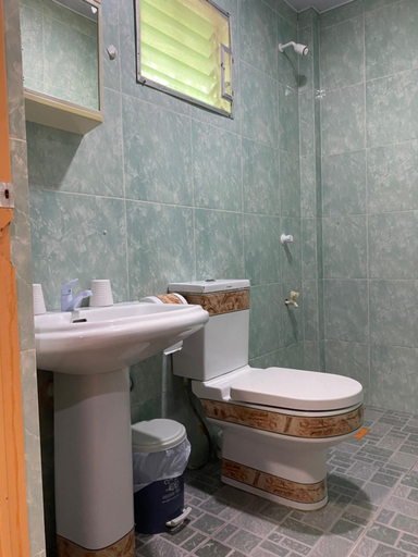 Bathroom 3, HMC Guesthouse - Malapascua Island Air-conditioned Room #2, Daanbantayan