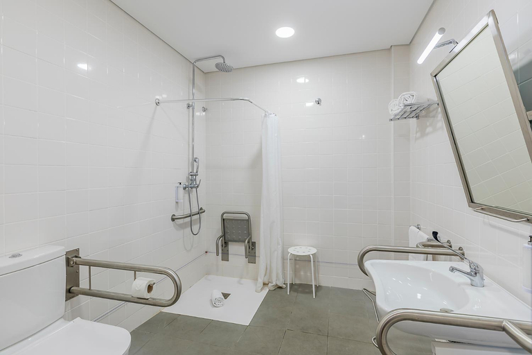 Bathroom 3, HI Portalegre - Pousada de Juventude, Portalegre