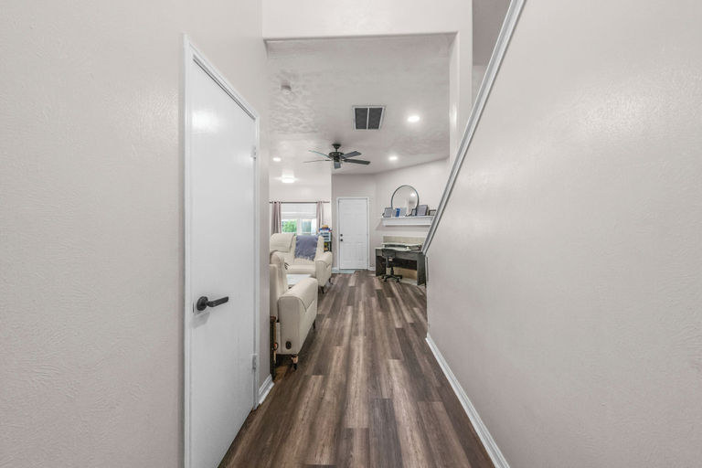 Interior 5, Ile Ayo-Private BR with Shared Bathroom, Houston