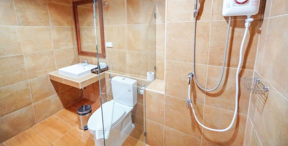 Bathroom 4, Nan Green Lake View Resort, Muang Nan