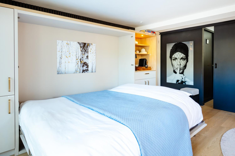 Others 1, La petite chambre, Ede