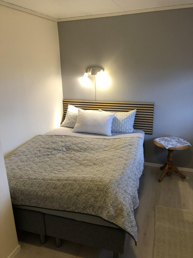 Bedroom 3, Private room on quiet street, Bodø
