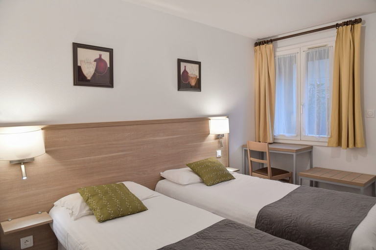 Bedroom 3, Logis Hôtel Les Comtes De Pardiac, Gers