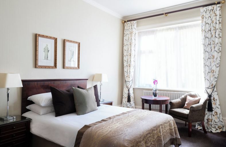 Bedroom 2, Audleys Wood Hotel , Hampshire