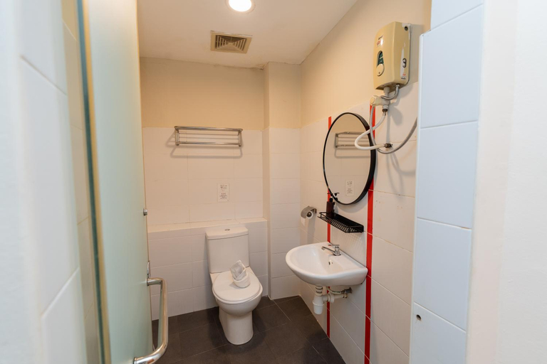 Bathroom 4, Swing & Pillows @ Kota Damansara, Petaling Jaya