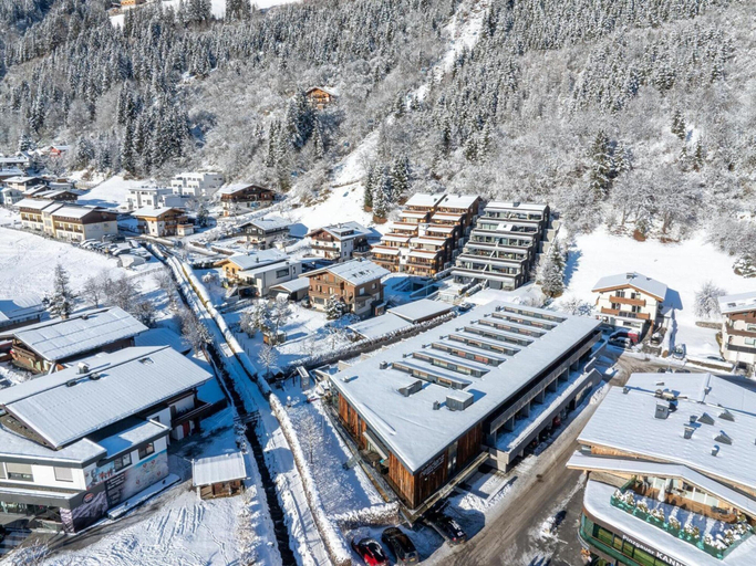 View from property 3, Bright Mountain Retreat Near Wildkogel Gondola, Zell am See