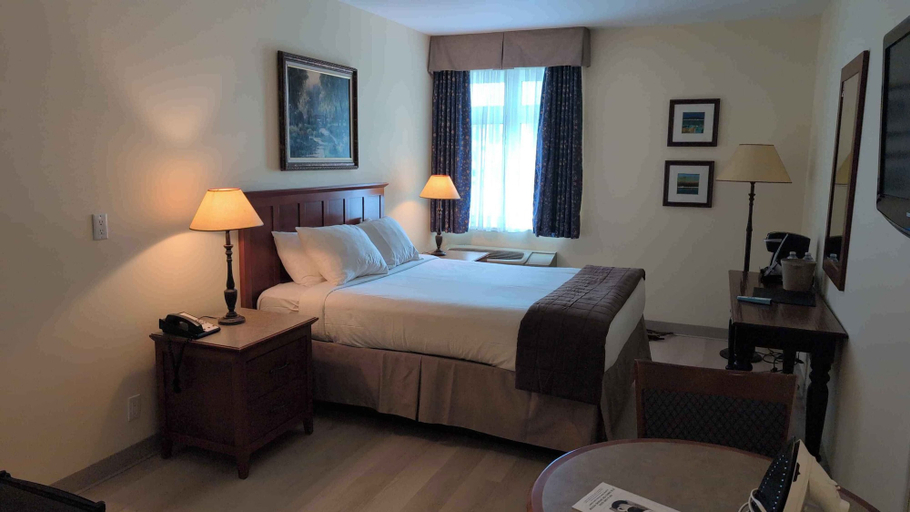 Others 2, Hotel St-Bernard, Les Jardins-de-Napierville