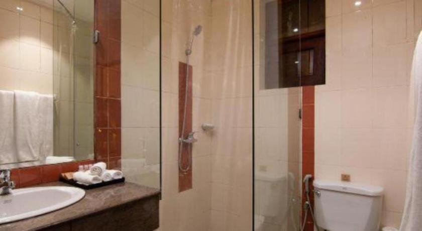 Bathroom 4, Ceylon City Hotel, Colombo, Thimbirigasyaya