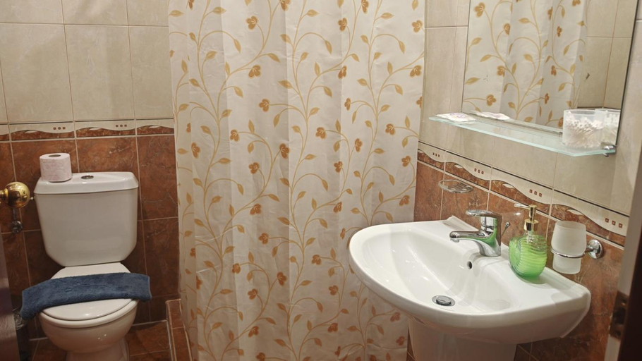 Bathroom 2, Umi Apartments, Nesebar