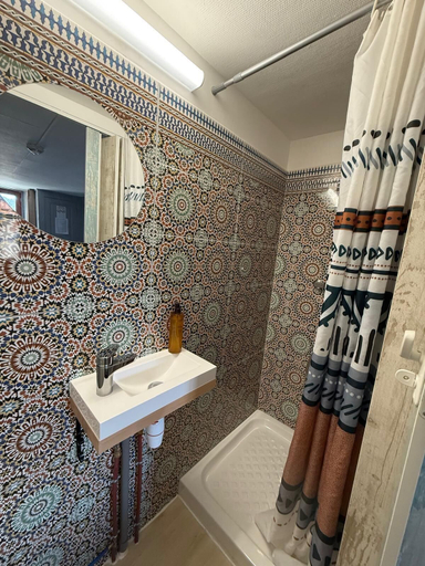 Bathroom 4, Café Hôtel du Dauphiné, Drôme