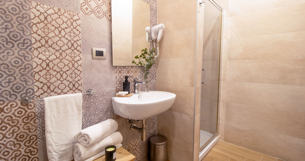 Bathroom 5, Musto Suites & Rooms, Napoli