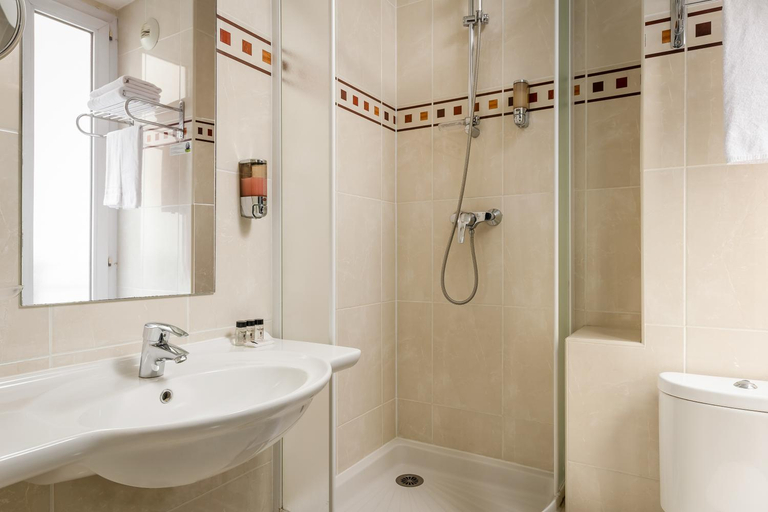 Bathroom 4, Elysee Etoile, Paris