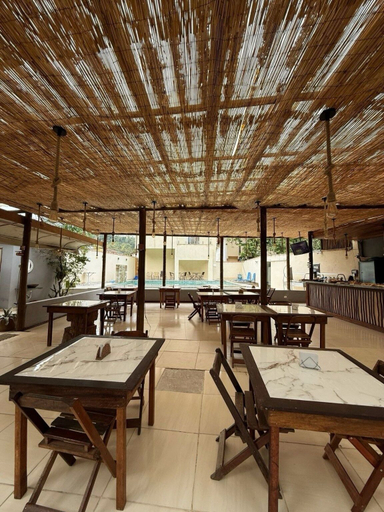 Outdoor dining 2, Astros do Rio Pousada, Parati
