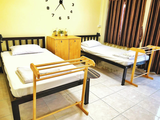 Bedroom 3, Inncome Hostel, Muang Chiang Mai