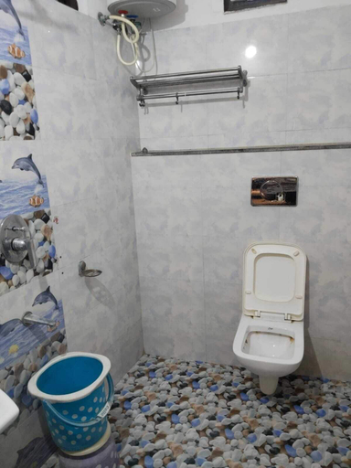 Bathroom 3, Ranbanka Hotel & Restaurant, Udaipur