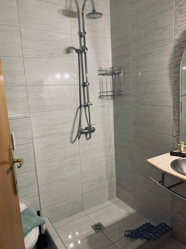 Bathroom 5, Hotel Platon, Central Macedonia