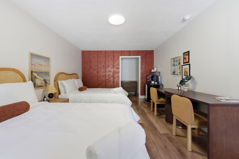 Room 3, The Warren Hotel, Berrien
