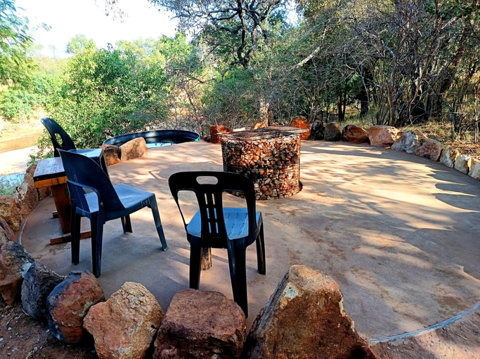 Others 5, Little 5 camp, Mopani