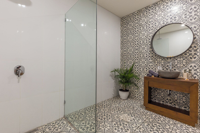 Bathroom 3, Villa Azura Seminyak, Badung