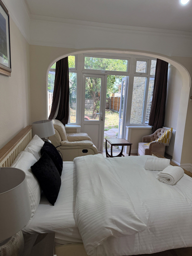 Room 5, Classic Guest House, London