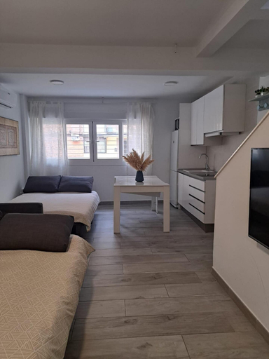 Bedroom 2, Cozy Apartment up to 6 Persons 3 min to Metro, Madrid