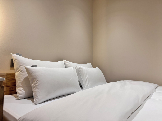 Room 2, The hotel 1997, Gangnam
