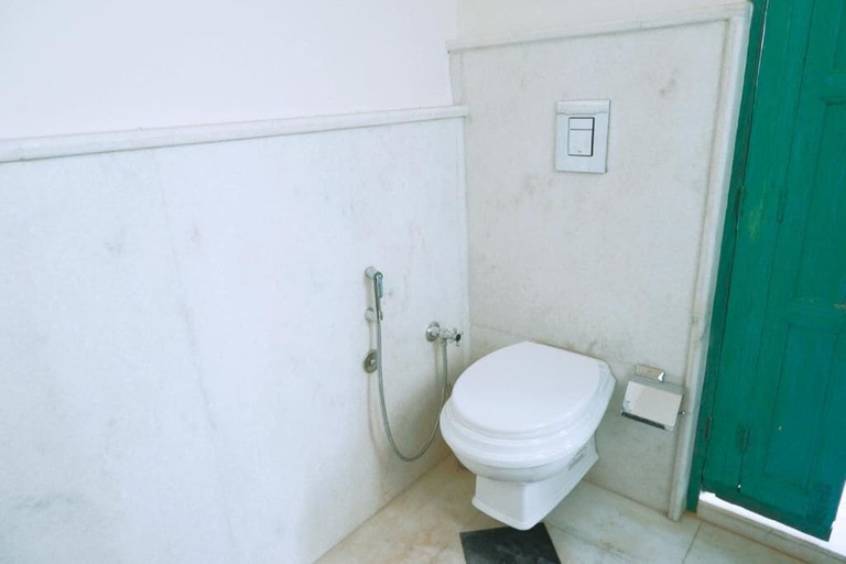 Bathroom 5, Neem Haveli, Delhi
