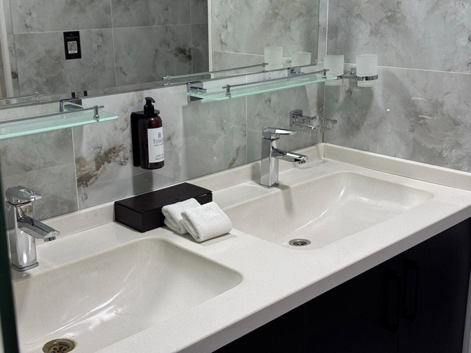 Bathroom 4, The Tower Hotel Tashkent, Tashkent City